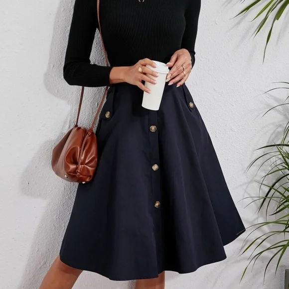 Classic Button Detail Pocket Flared Midi Skirt - Picture 8 of 14